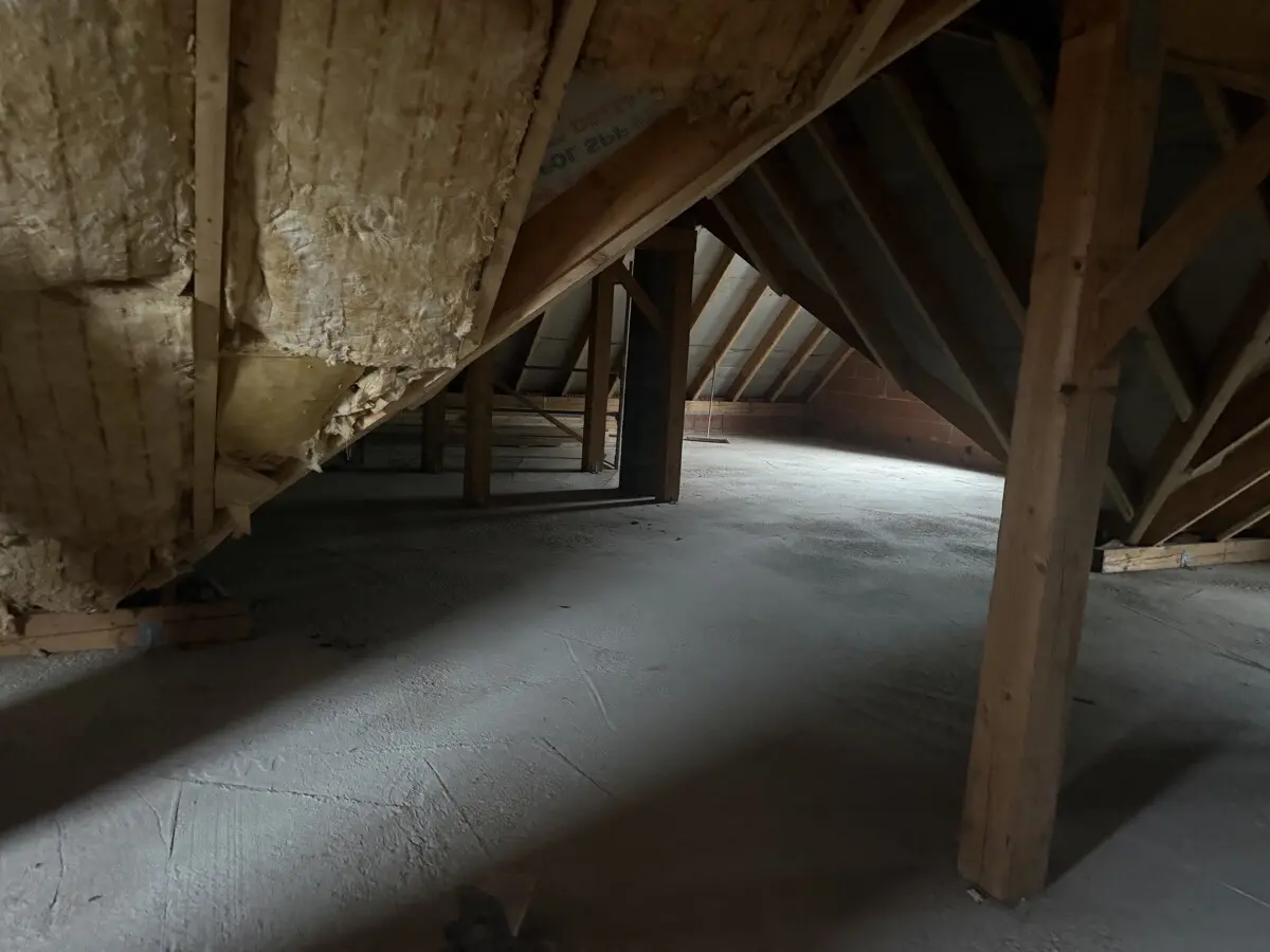 Noch nicht fertig. Aber voller Möglichkeiten. – Genehmigter Dachgeschossrohbau in Obernburg am Main