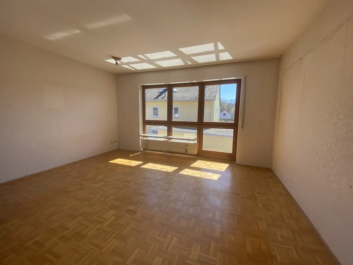 Großzügige Eigentumswohnung mit Tiefgaragenstellplatz – Lohr/Sendelbach