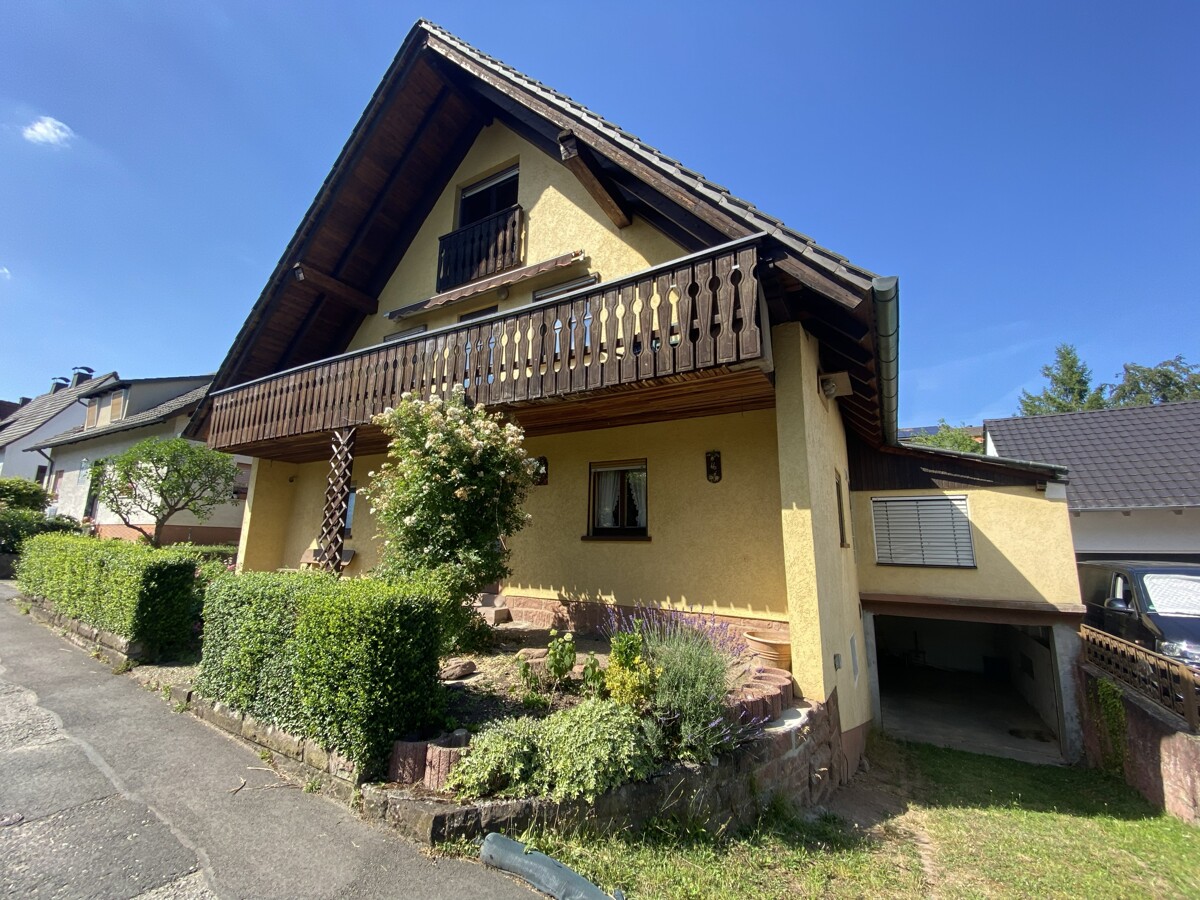 Viel Platz. Viel Potenzial. Viele Möglichkeiten – Wohnhaus in Sackenbach