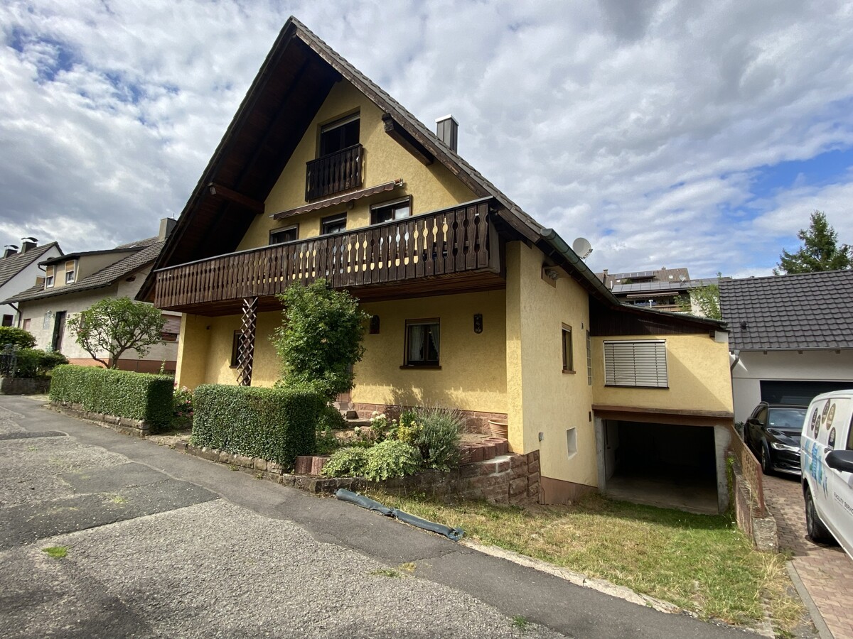 Viel Platz. Viel Potenzial. Viele Möglichkeiten – Wohnhaus in Sackenbach