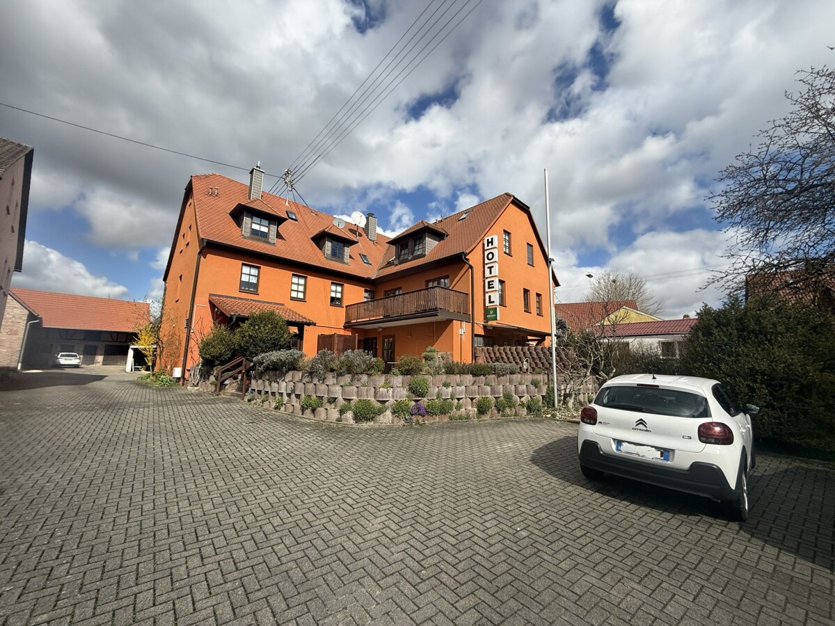 Hotel mit Restaurant, Eventkeller und Entwicklungspotenzial bei Marktheidenfeld