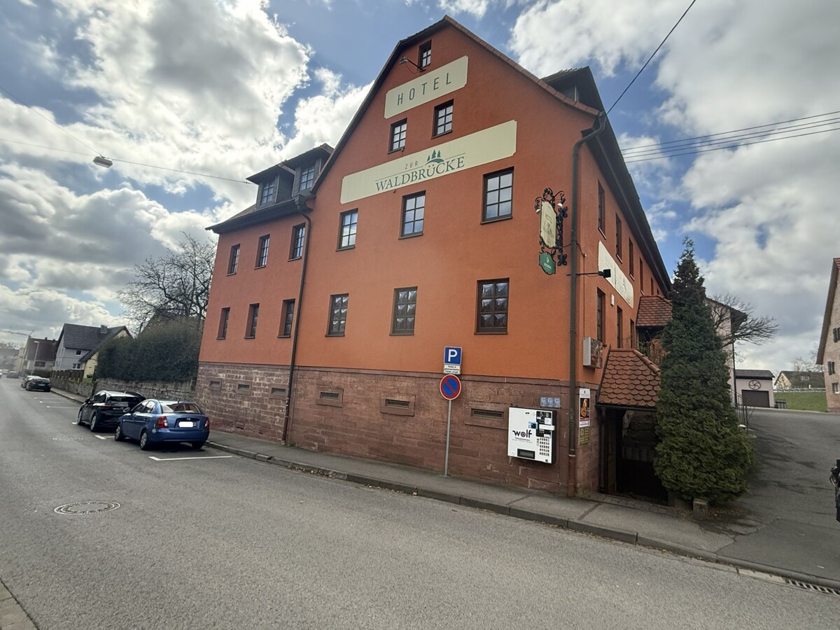 Hotel mit Restaurant, Eventkeller und Entwicklungspotenzial bei Marktheidenfeld